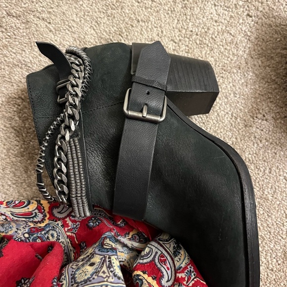 DOLCE VITA x Revolve Yazmina Leather Chain Rocker Ankle Boots in Onyx Sz 7.5 - Picture 12 of 13